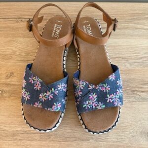 TOMS Abby Embroidered Espadrille Sandals Navy Colorful Floral Women’s 8.5
